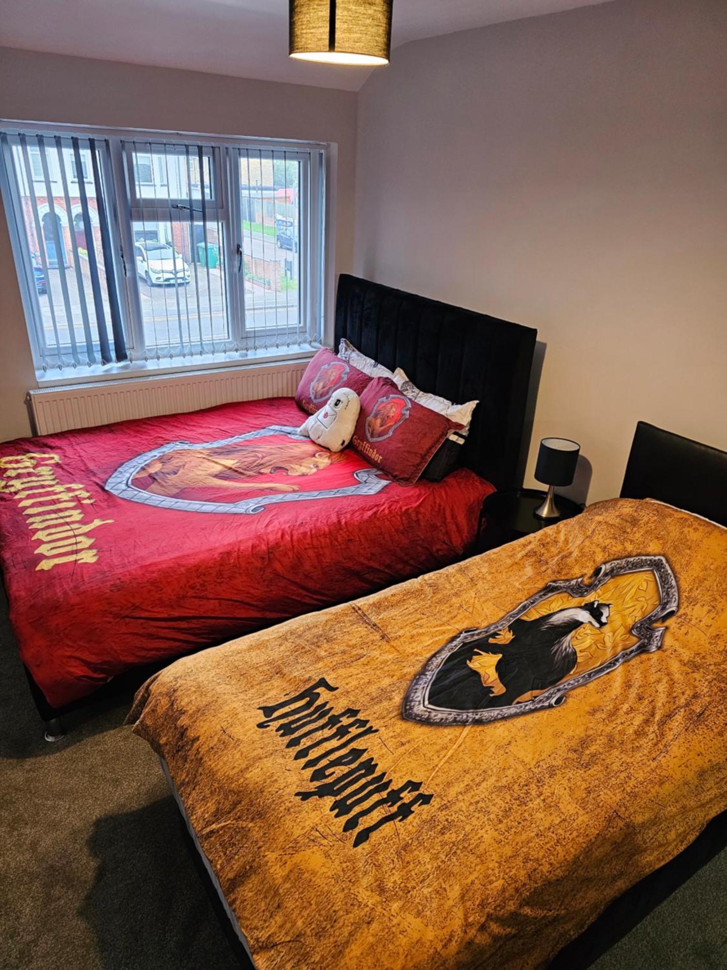 Potters Hideout- 2 Bedroom 2 Bathroom Apartment Watford  Exterior photo
