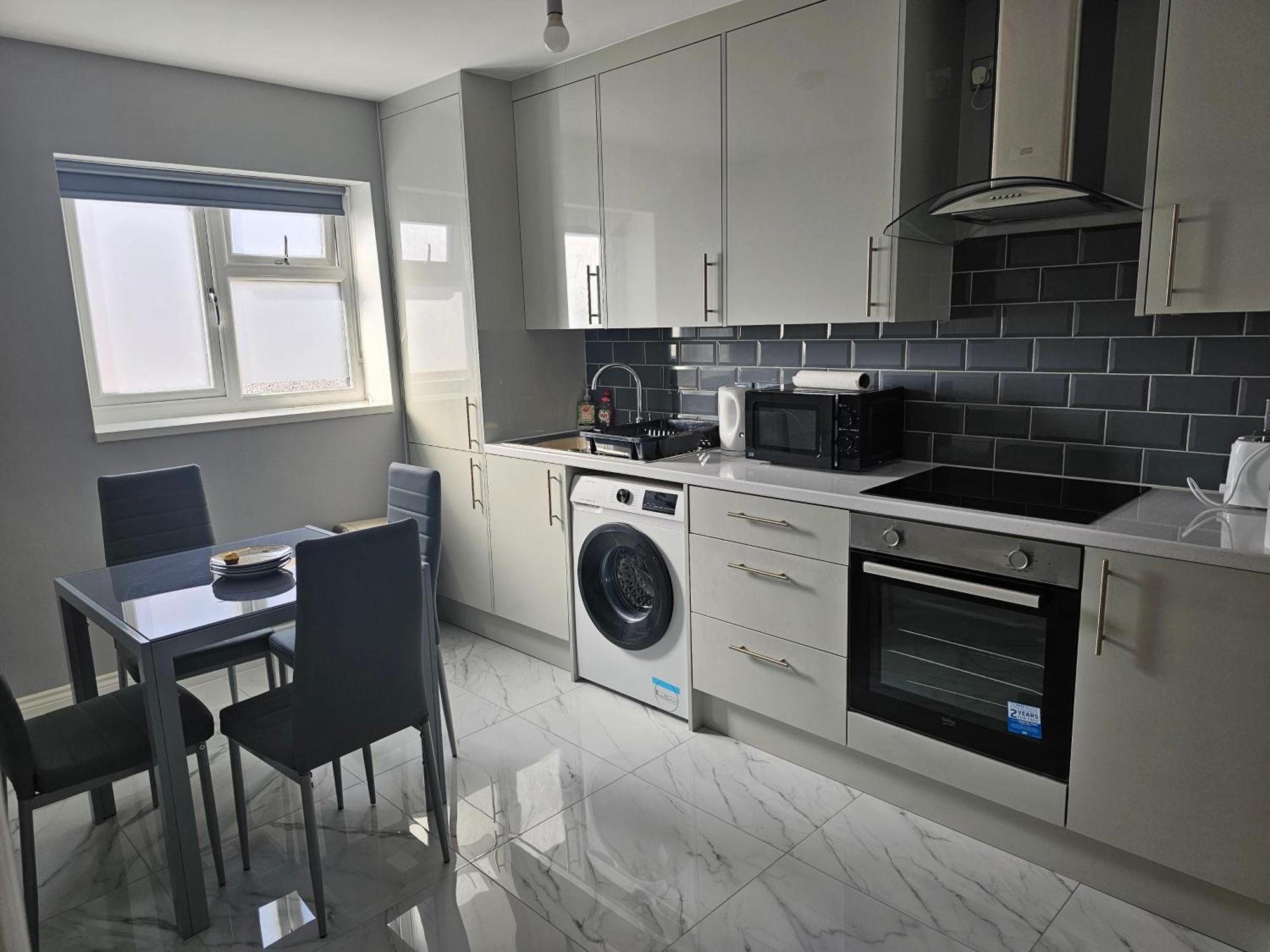 Potters Hideout- 2 Bedroom 2 Bathroom Apartment Watford  Exterior photo